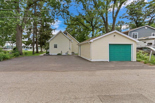 41607 N Lotus Ave, Antioch, IL 60002 - detached garage with driveway