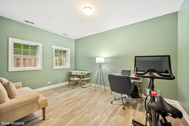 1657 Church St, Evanston, IL 60201 - office area with wood finished floors and baseboards