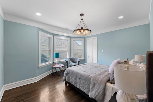 605 Home Ave, Oak Park, IL 60304 - bedroom with wood finished floors, recessed lighting, and a closet