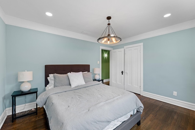 605 Home Ave, Oak Park, IL 60304 - bedroom featuring wood finished floors and recessed lighting