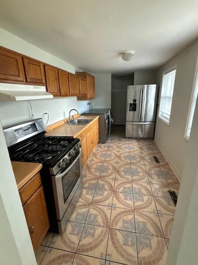 237 Harrison St, Carpentersville, IL 60110 - photo 2