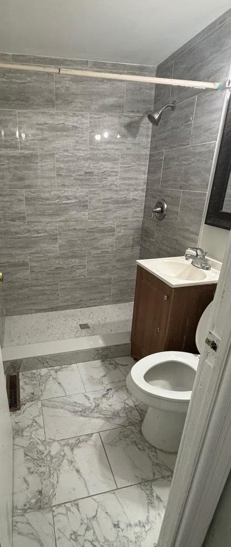 237 Harrison St, Carpentersville, IL 60110 - photo 3