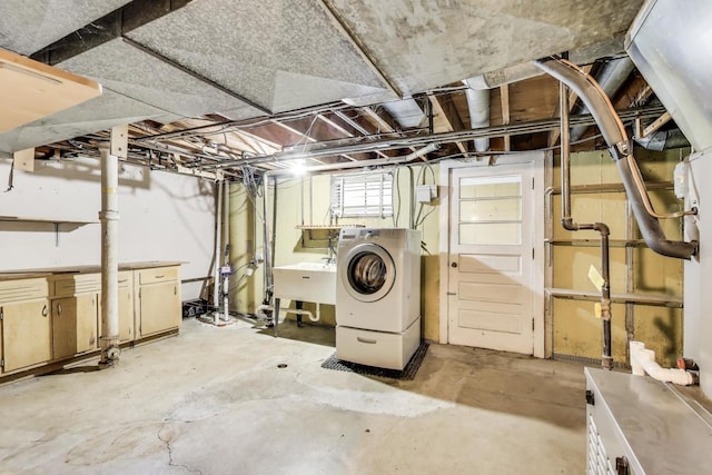 210 N Russel St, Mount Prospect, IL 60056 - basement with washer / clothes dryer and a sink