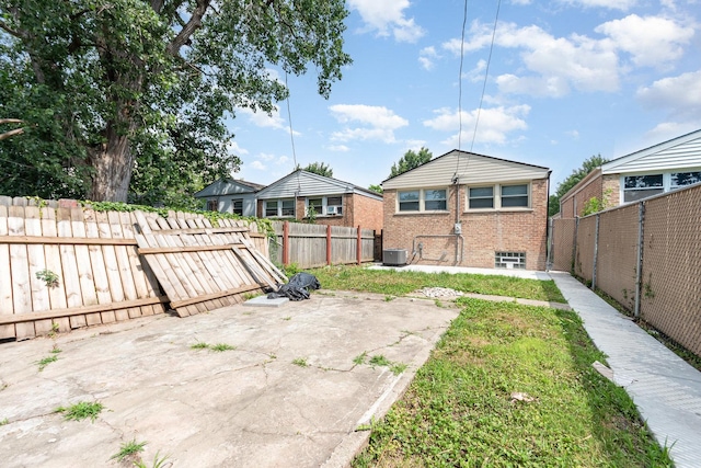 1203 W 110th St, Chicago, IL 60643 - fenced backyard with a patio