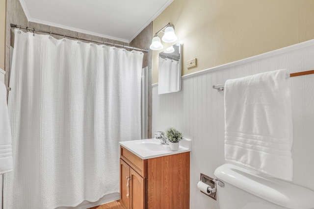 137 School St, Grayslake, IL 60030 - bathroom with vanity and ornamental molding