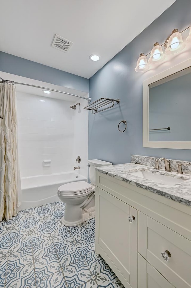 1501 Pine View Ct, Darien, IL 60561 - full bath with vanity and shower / bath combo