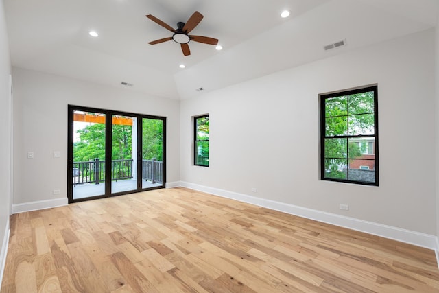 223 Center St, Naperville, IL 60540 - empty room with plenty of natural light, light wood finished floors, a ceiling fan, and recessed lighting