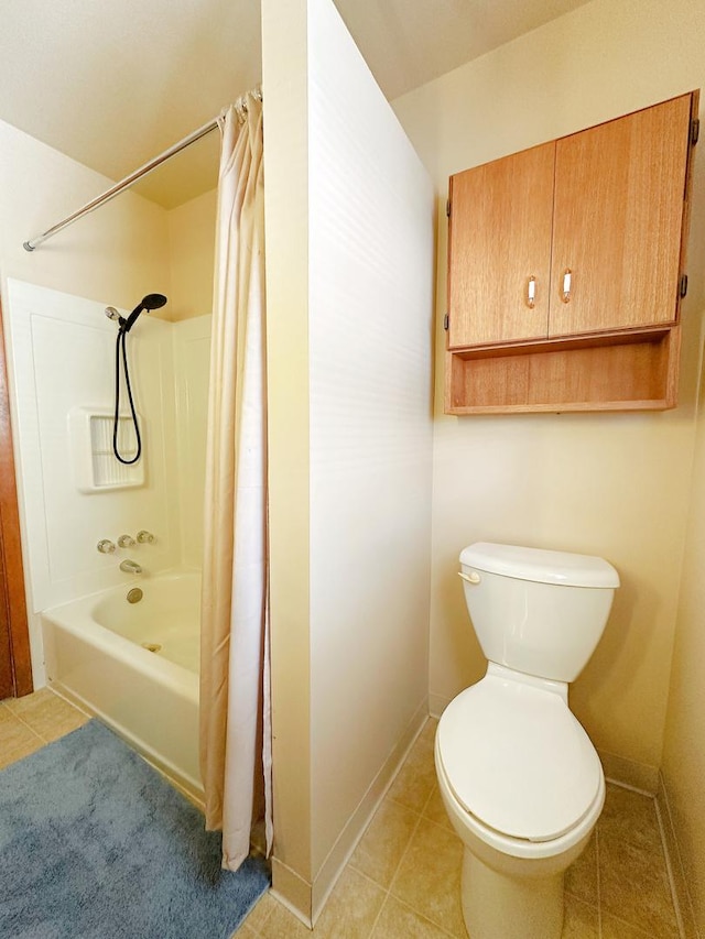 919 S Vermillion St, Streator, IL 61364 - full bath with shower / tub combo with curtain and tile patterned floors