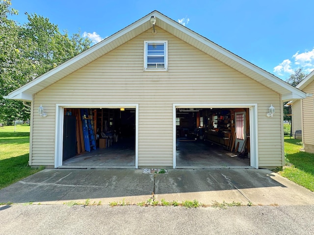 919 S Vermillion St, Streator, IL 61364 - view of detached garage