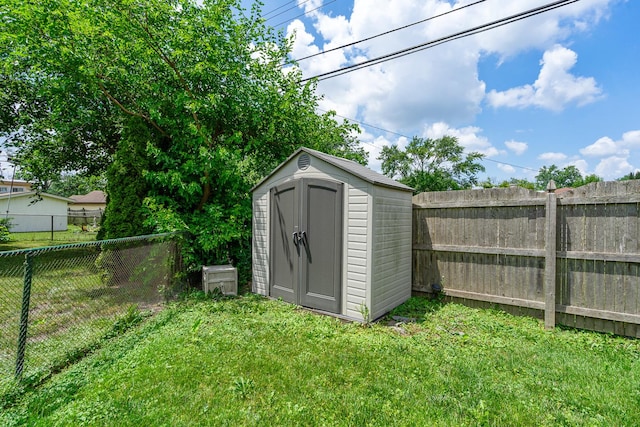 16000 Long Ave, Oak Forest, IL 60452 - view of shed featuring a fenced backyard