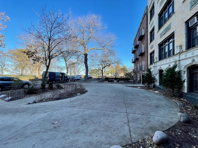 1127 W Farwell Ave Unit 106, Chicago, IL 60626 - view of property's community