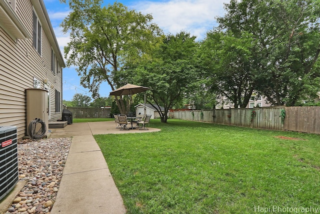 768 Wexford Ct, Grayslake, IL 60030 - fenced backyard with a patio area