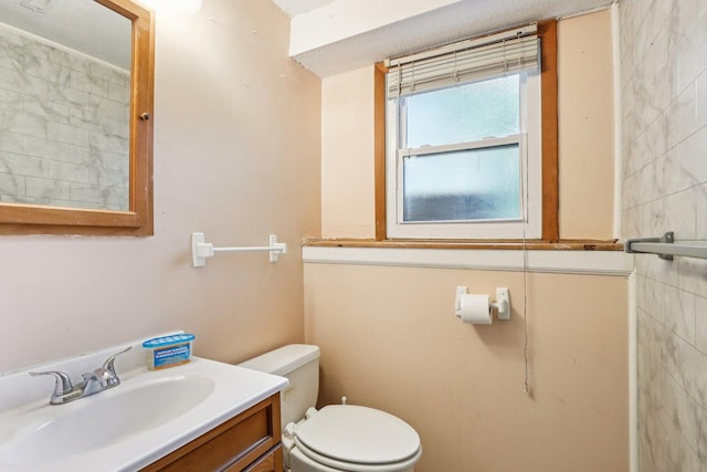 602 Daisy Ln, Round Lake Beach, IL 60073 - bathroom with vanity and toilet