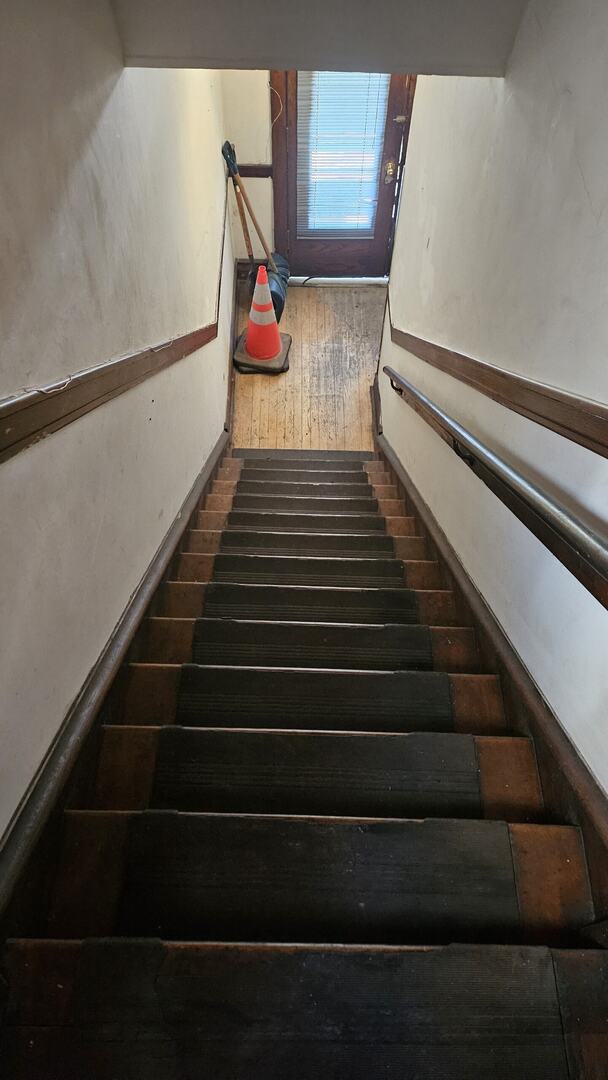 2536 S Avers Ave, Chicago, IL 60623 - view of stairway