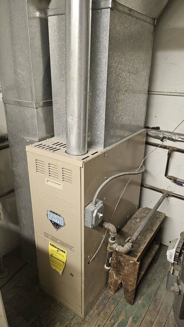 2536 S Avers Ave, Chicago, IL 60623 - utility room with heating unit