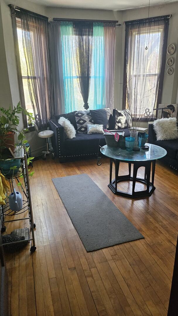 2536 S Avers Ave, Chicago, IL 60623 - living area featuring hardwood / wood-style flooring