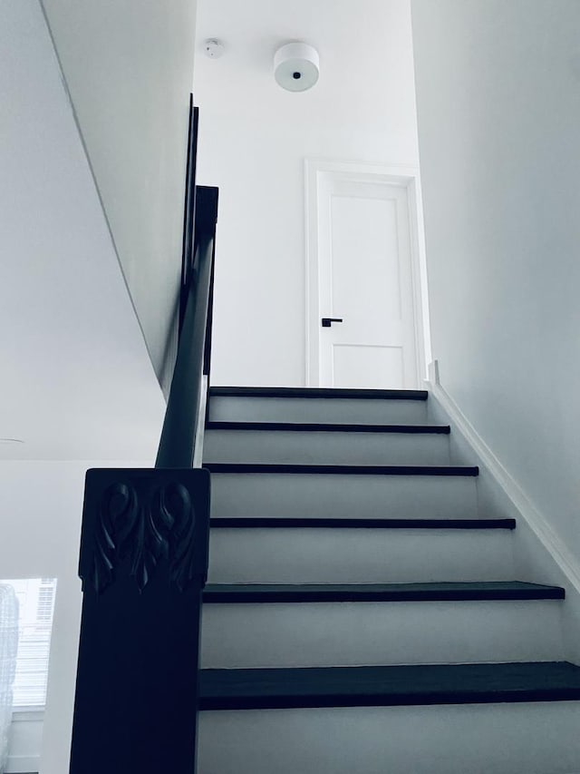 411 W 116th St, Chicago, IL 60628 - view of staircase