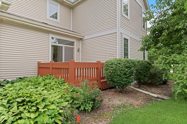 6406 Cunningham Ct, Gurnee, IL 60031 - view of exterior entry featuring a deck