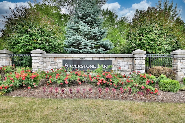 2224 Flagstone Ln Unit 2224, Carpentersville, IL 60110 - view of community sign