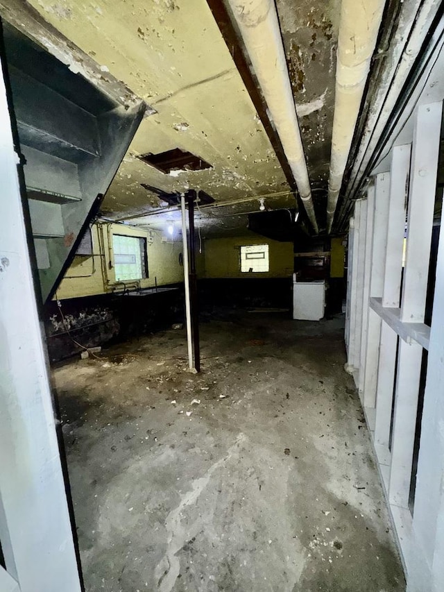 2925 W Eastwood Ave, Chicago, IL 60525 - view of unfinished basement