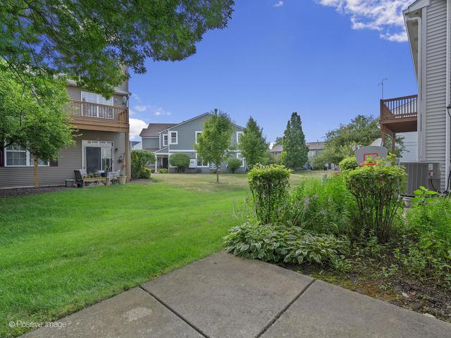 835 Genesee Dr, Naperville, IL 60563 - view of green lawn