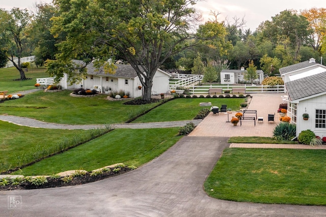 view of yard with view of scattered trees