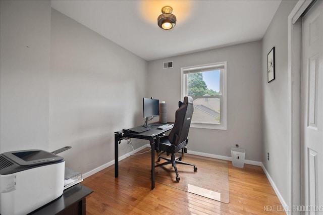 740 Lexington Ave, Saint Charles, IL 60174 - office with light wood-style floors and baseboards