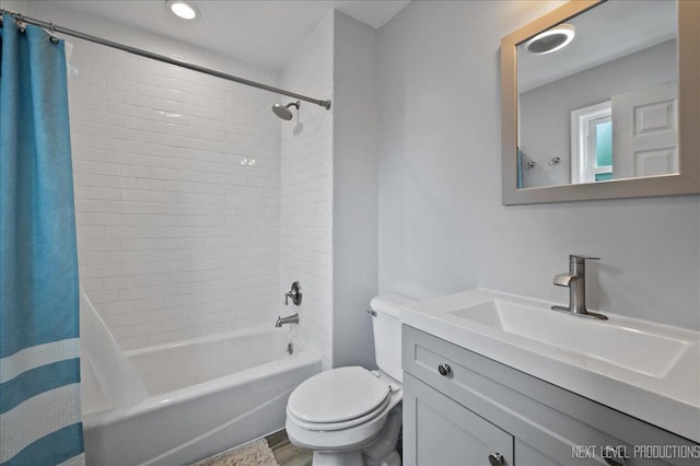 740 Lexington Ave, Saint Charles, IL 60174 - full bath with shower / tub combo, vanity, wood finished floors, and recessed lighting