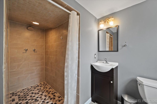740 Lexington Ave, Saint Charles, IL 60174 - bathroom with vanity and tiled shower