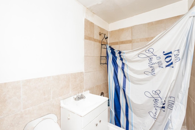 7523 S Kimbark Ave, Chicago, IL 60619 - bathroom with tile walls and shower / bath combination with curtain