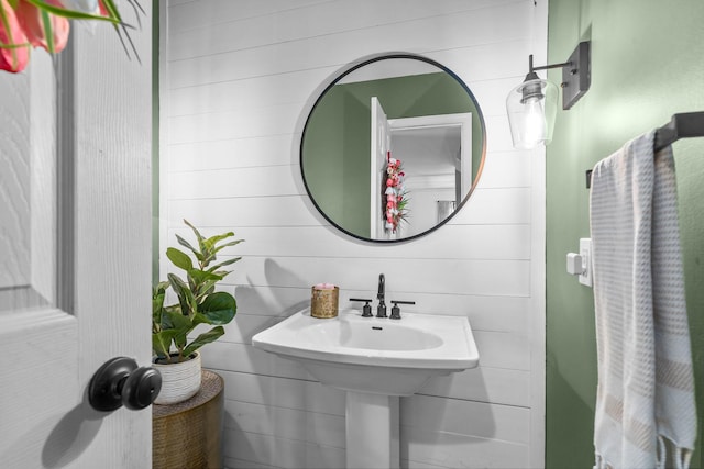 2 Cedar Gate Cir, Sugar Grove, IL 60554 - view of bathroom