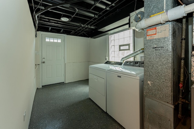 15709 Maryland Ave, Dolton, IL 60419 - washroom featuring independent washer and dryer