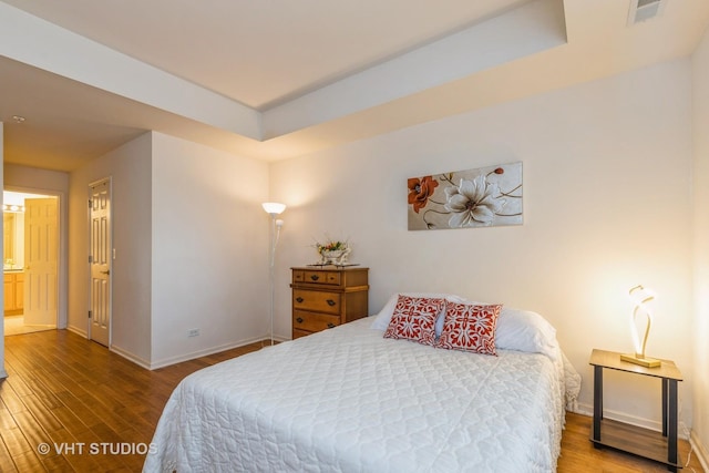976 Enfield Dr, Northbrook, IL 60062 - bedroom featuring wood finished floors and baseboards