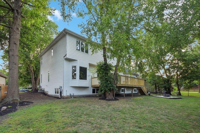 1123 Thackery Ln, Naperville, IL 60564 - back of property with stairway and a deck