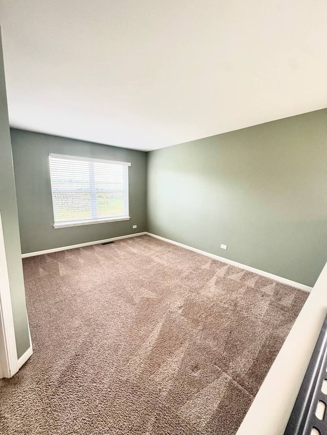 5 Boathouse Rd, Pingree Grove, IL 60140 - unfurnished room with carpet floors