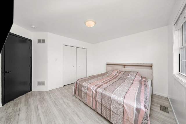3032 Sandy Ridge Dr, Steger, IL 60475 - bedroom with wood finished floors and a closet