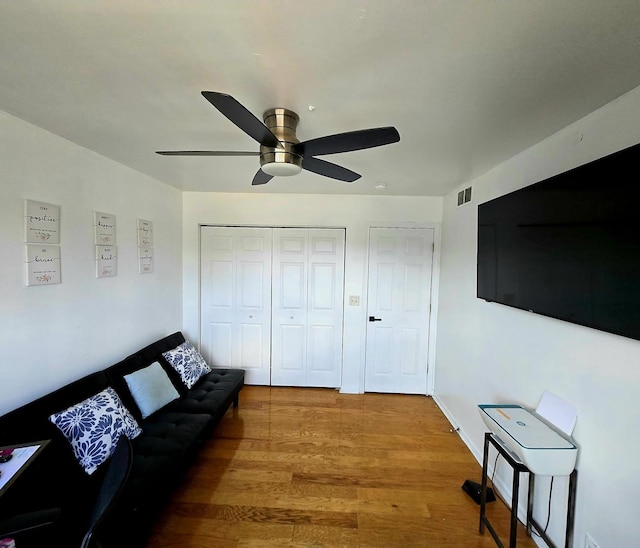 20517 Superior Ct, Crest Hill, IL 60403 - living room featuring wood finished floors and ceiling fan