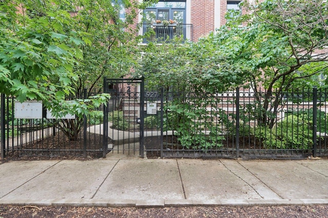 927 W Agatite Ave Unit 1S, Chicago, IL 60640 - photo 2