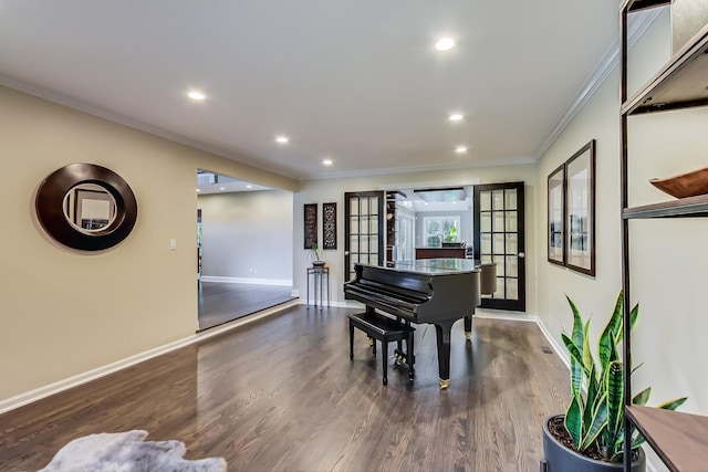 1194 Oxford Ct, Highland Park, IL 60035 - sitting room featuring crown molding, wood finished floors, and recessed lighting