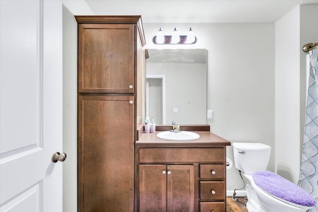 412 Doisy Ln, Champaign, IL 61822 - bathroom with vanity and curtained shower