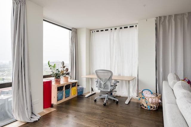 345 W Fullerton Pkwy Unit 1706, Chicago, IL 60614 - office featuring healthy amount of natural light and wood finished floors