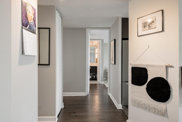 345 W Fullerton Pkwy Unit 1706, Chicago, IL 60614 - hall featuring dark wood finished floors and baseboards