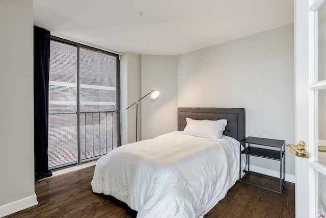 345 W Fullerton Pkwy Unit 1706, Chicago, IL 60614 - bedroom featuring wood finished floors and baseboards