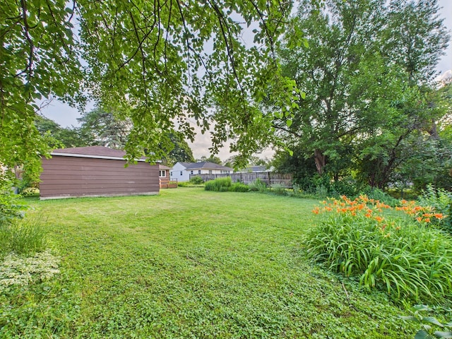 2404 Sigwalt St, Rolling Meadows, IL 60008 - view of yard