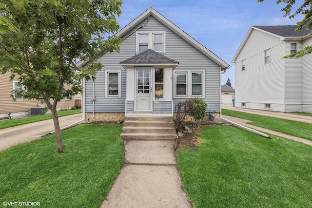 527 W Green St, Bensenville, IL 60106 - bungalow with a front yard and roof with shingles