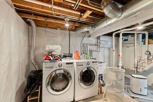 506 E Russell St, Barrington, IL 60010 - laundry room with washing machine and clothes dryer