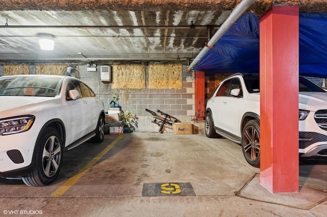 17 N Loomis St Unit 1C, Chicago, IL 60607 - parking garage with concrete block wall