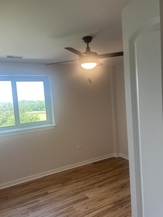 200 Park Ave Unit 634, Calumet City, IL 60409 - unfurnished room featuring wood finished floors and a ceiling fan