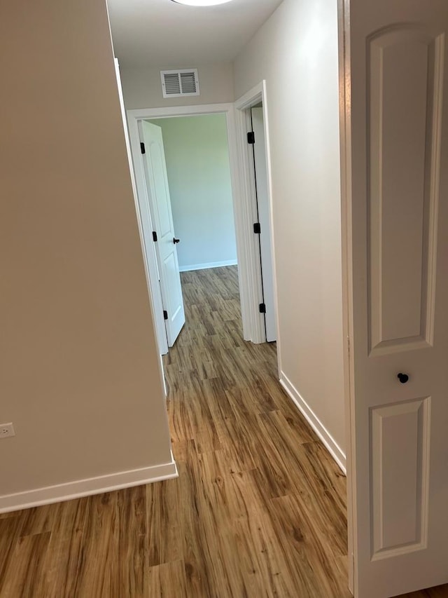 200 Park Ave Unit 634, Calumet City, IL 60409 - hall featuring wood finished floors and baseboards