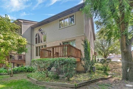 16620 Grants Trl, Orland Park, IL 60467 - back of property with a deck